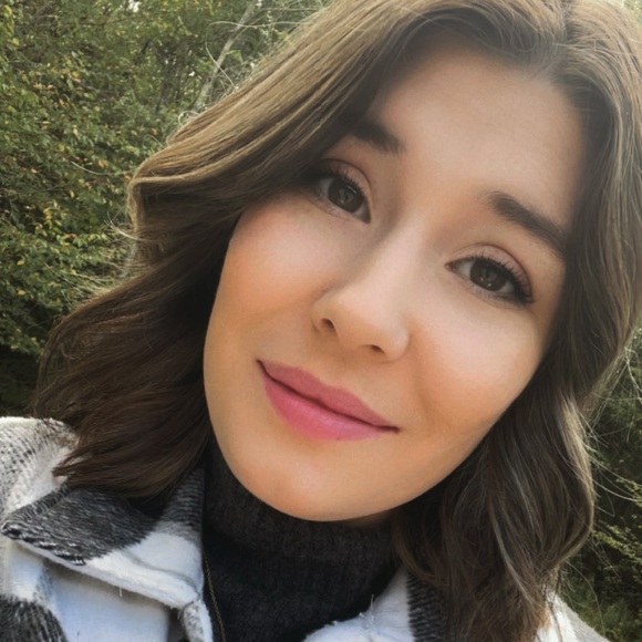 Meet your Posher, Michaela - Picture 1 of 1